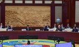 Александр Лукашенко во время заседания круглого стола глав государств - участников форума "Один пояс и один путь", 15 мая 2017 г.