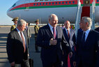 Президент Беларуси Александр Лукашенко в аэропорту Звартноц