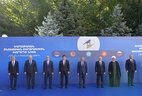 Participants of the session of the Supreme Eurasian Economic Council in the expanded format