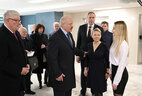 Александр Лукашенко во время посещения пансионата в РНПЦ онкологии и медицинской радиологии
