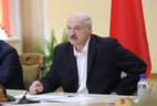 Александр Лукашенко во время совещания в Шкловском районе