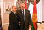 Президенты Беларуси и России Александр Лукашенко и Владимир Путин