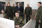 Президент Беларуси Александр Лукашенко ознакомился со структурой и задачами роты информационных технологий