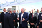 Александр Лукашенко во время посещения ООО "Шапчицы-агро"