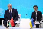 Президенты Беларуси и Украины Александр Лукашенко и Владимир Зеленский на заседании II Форума регионов Беларуси и Украины