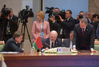 Президент Беларуси Александр Лукашенко во время подписания Декларации о стратегическом экономическом сотрудничестве стран СНГ