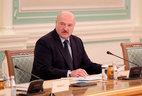 Александр Лукашенко во время переговоров с Президентом Казахстана Касым-Жомартом Токаевым в расширенном формате