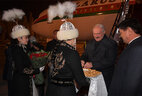 Президент Беларуси Александр Лукашенко прибыл с рабочим визитом в Кыргызстан. Самолет Главы государства совершил посадку в Международном аэропорту Манас в Бишкеке