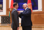 Медалью "За трудовые заслуги" Александр Лукашенко наградил председателя Постоянной комиссии по экономической политике Владислава Щепова