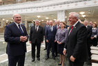 Александр Лукашенко с участниками встречи
