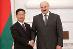 Alexander Lukashenko receives credentials from Ambassador Extraordinary and Plenipotentiary of China to Belarus Cui Qiming