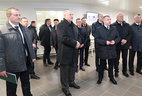 Аляксандр Лукашэнка ў час наведвання МТФ "Мглё"