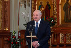 Александр Лукашенко во время посещения Ляденского храма