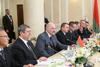 Alexander Lukashenko and Nicolae Timofti hold an extended session