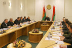 The President meets with the Mogilev Oblast authorities to discuss the social and economic development of the region