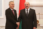 Александр Лукашенко принял верительные грамоты Чрезвычайного и Полномочного Посла Болгарии в Беларуси Ангела Ганева