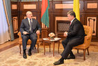 Александр Лукашенко на встрече в Киеве с Петром Порошенко