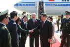 President of the Republic of Belarus Alexander Lukashenko welcomes President of the People’s Republic of China Xi Jinping at the National Airport Minsk