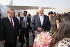Alexander Lukashenko arrives at the airport of Islamabad. The Belarusian head of state is welcomed by Prime Minister of Pakistan Nawaz Sharif