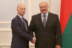 Alexander Lukashenko receives credentials from Ambassador Extraordinary and Plenipotentiary of Ireland to Belarus (on concurrent) David Noonan