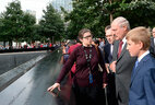 Belarus President Alexander Lukashenko laid a wreath at the National September 11 Memorial in New York. The President also laid flowers on the marble slab with the name of one of the 9/11 victims, Irina Buslo of Belarus
