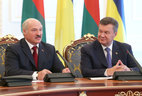 Alexander Lukashenko and Viktor Yanukovych