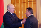 The Order of Honor is bestowed upon bestowed upon ZAO Viteks Viktor Tereshchenko
