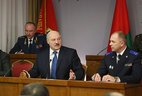 Александр Лукашенко во время заседания коллегии