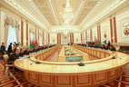 Переговоры с Президентом Туркменистана Гурбангулы Бердымухамедовым в расширенном составе