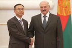 Alexander Lukashenko receives credentials of South Korea Ambassador Kim Yong-ho