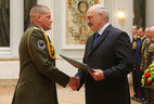 Graduate of the Command and Staff Department of the Military Academy of the Republic of Belarus Lieutenant Colonel Alexei Khuzyakhmetov receives President’s commendation