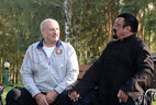Александр Лукашенко и Стивен Сигал