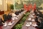 Trade and economic cooperation is the foundation of developing relations with China, President of Belarus Alexander Lukashenko said as he met with Premier of the State Council of the People’s Republic of China Li Keqiang