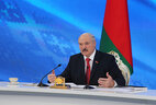 Александр Лукашенко во время встречи