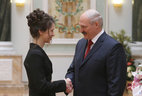 Alexander Lukashenko presents the Order of Mother to Valentina Budchanina