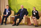 Президент Беларуси Александр Лукашенко на встрече с учащимися "Молодежь. Взгляд в будущее"