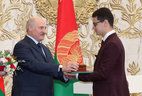 Graduate of the Belarusian State University Vlad Makarevich receives the President's letter of commendation