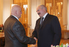 Director of the Mogilev Economic College Oleg Bakhanovich receives the Honored Worker of Education of Belarus title