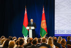 Alexander Lukashenko delivers a speech at the plenary session of the Nationwide Conference on Teaching