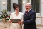 Belarus president’s letter of commendation is conferred on worker of Vitebsk kindergarten No. 72 Svetlana Krepskaya