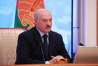 Президент Беларуси Александр Лукашенко во время заседания