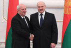 Belarus President Alexander Lukashenko and Ambassador Extraordinary and Plenipotentiary of Georgia to Belarus Valeriy Kvaratshelia