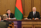 Глава государства Александр Лукашенко и Премьер-министр Андрей Кобяков