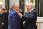 Director of OAO 140 Repair Plant Alexander Churyakov has been awarded an Order of Honor