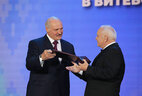 Alexander Lukashenko presents the Union State Literature and Art Award 2017-2018 to People’s Artist of the USSR, choreographer Valentin Yelizariev