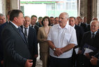 Alexander Lukashenko during the tour of OAO Orshaagroprommash