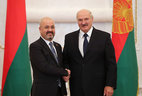 Belarus President Alexander Lukashenko and Ambassador Extraordinary and Plenipotentiary of Iraq to Belarus Haidar Mansour Hadi Al-Athari