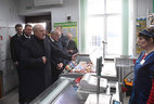 Александр Лукашенко во время посещения Болбасово
