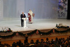 Alexander Lukashenko during the New Year party for children held as part of the Our Children charity campaign