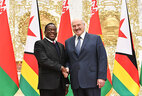 Президент Беларуси Александр Лукашенко и Президент Зимбабве Эммерсон Мнангагва